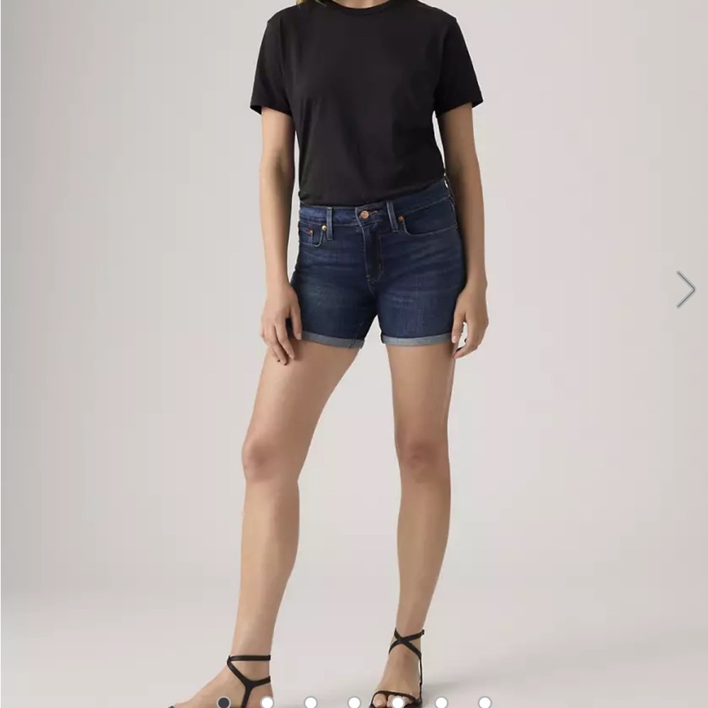 Levi's Light Blue Women's Jean Shorts. Mid Length. Size 33 Waist